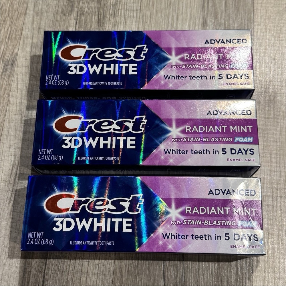 Crest 3D White Advanced Radiant Mint Fluoride Toothpaste Whitening 2.4oz 3pk